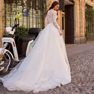 A-Line Beach Wedding Dresses Elegant Lace Long Sleeve Bridal Dress Court Train