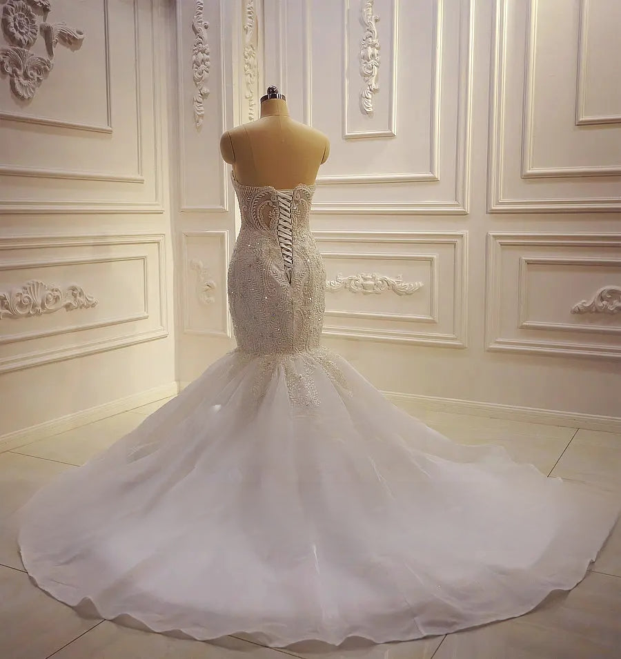 Glamorous Strapless Mermaid Wedding Dress – Sexy Silhouette for Brides