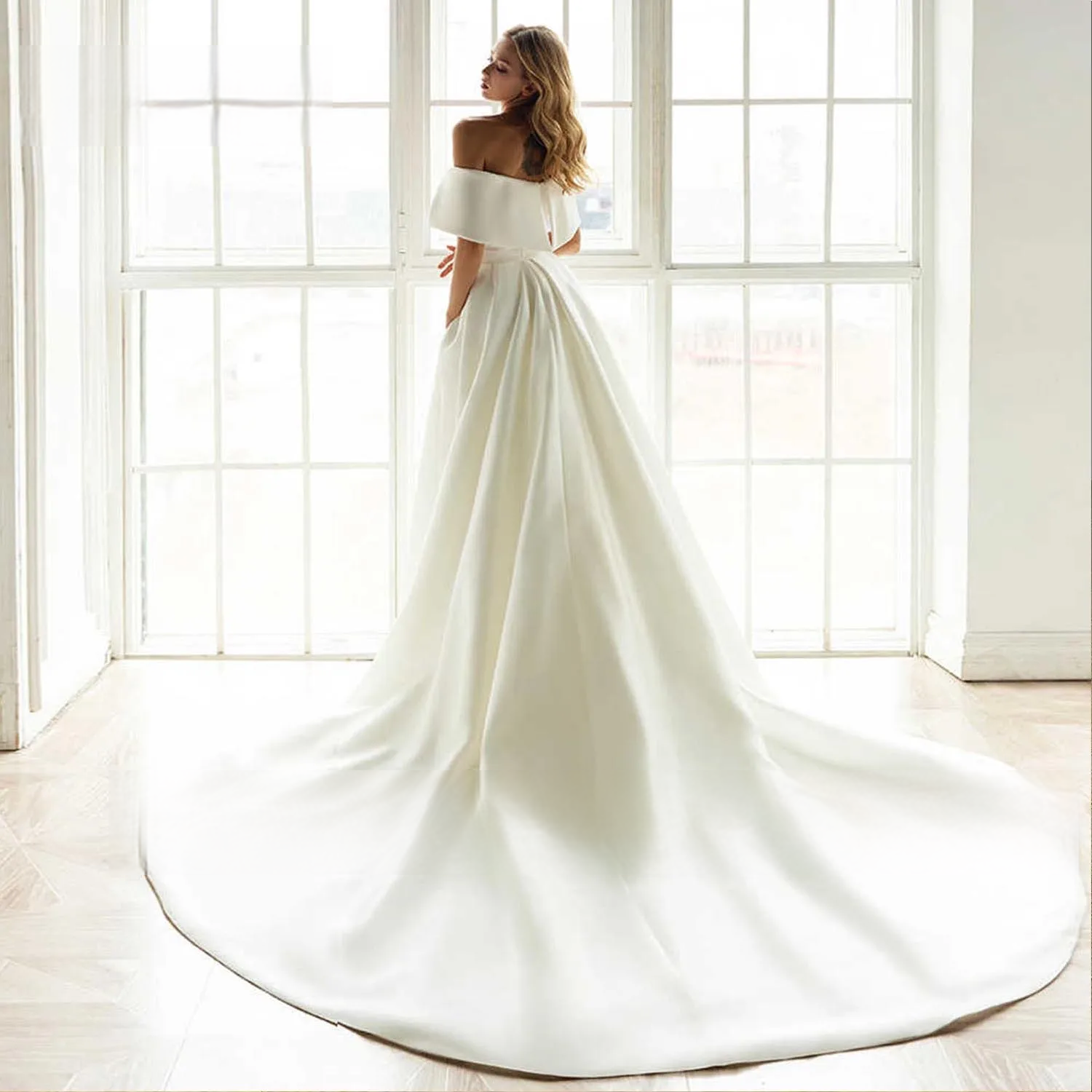 Light Effect Satin Mermaid Wedding Dress 2 Piece with Detachable Train