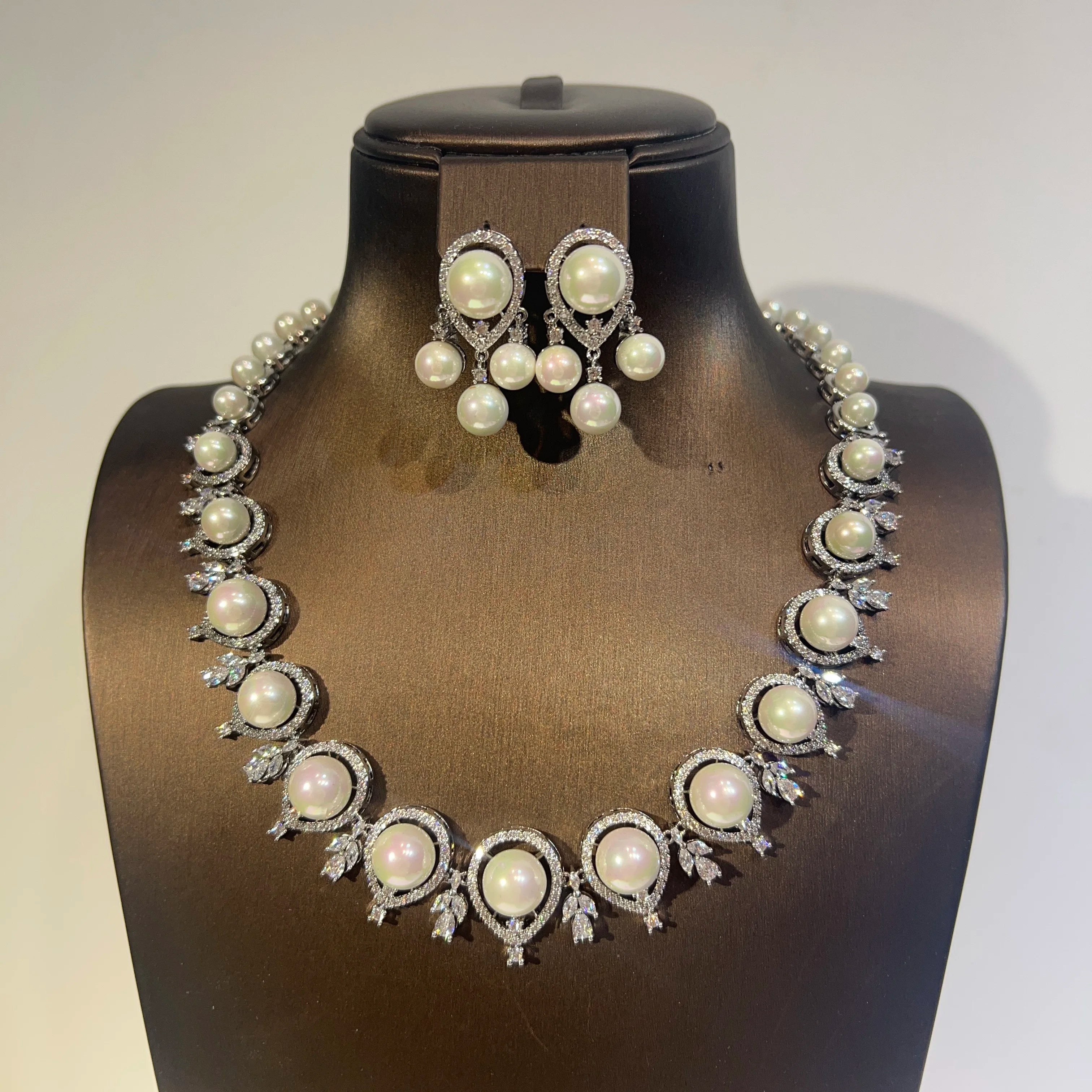 Luxury Gold Pearl Necklace Set – 2-Piece Bridal Dubai Jewelry