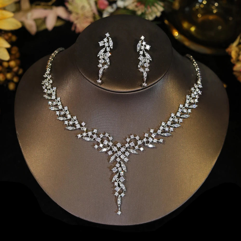 Luxury White Crystal Necklace Set – Elegant Party Jewelry