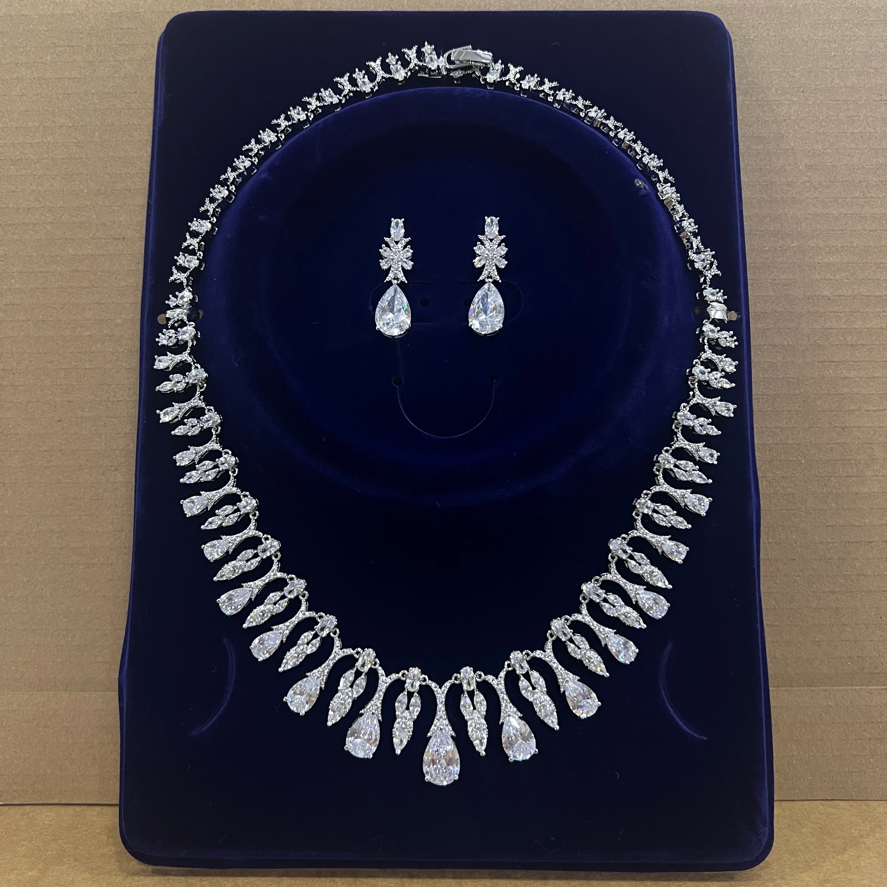 Luxury White CZ Water Drop Necklace Set – Elegant Jewelry for Women