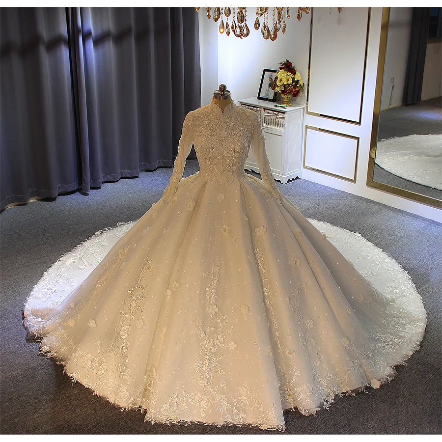 Elegant Muslim Wedding Dress Ball Gown with Long Sleeves & Modest Design