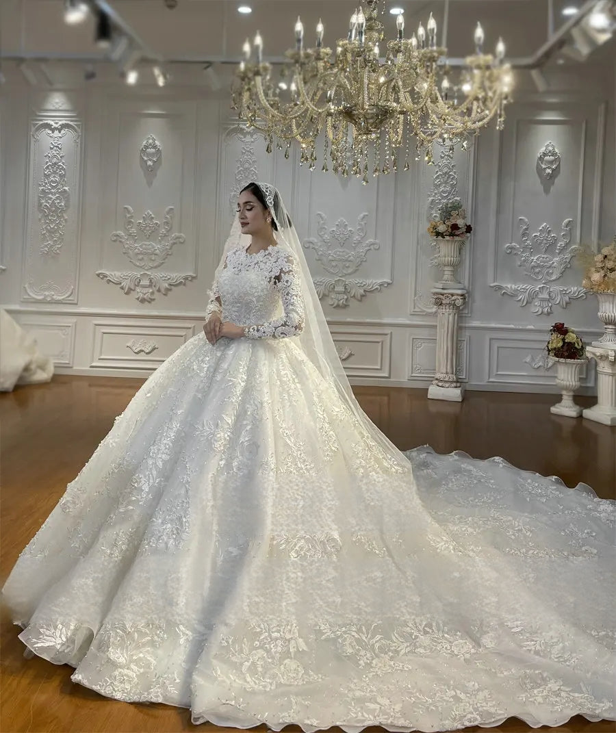 Luxury Off White Lace Muslim Ball Gown Wedding Dress with Long Sleeves