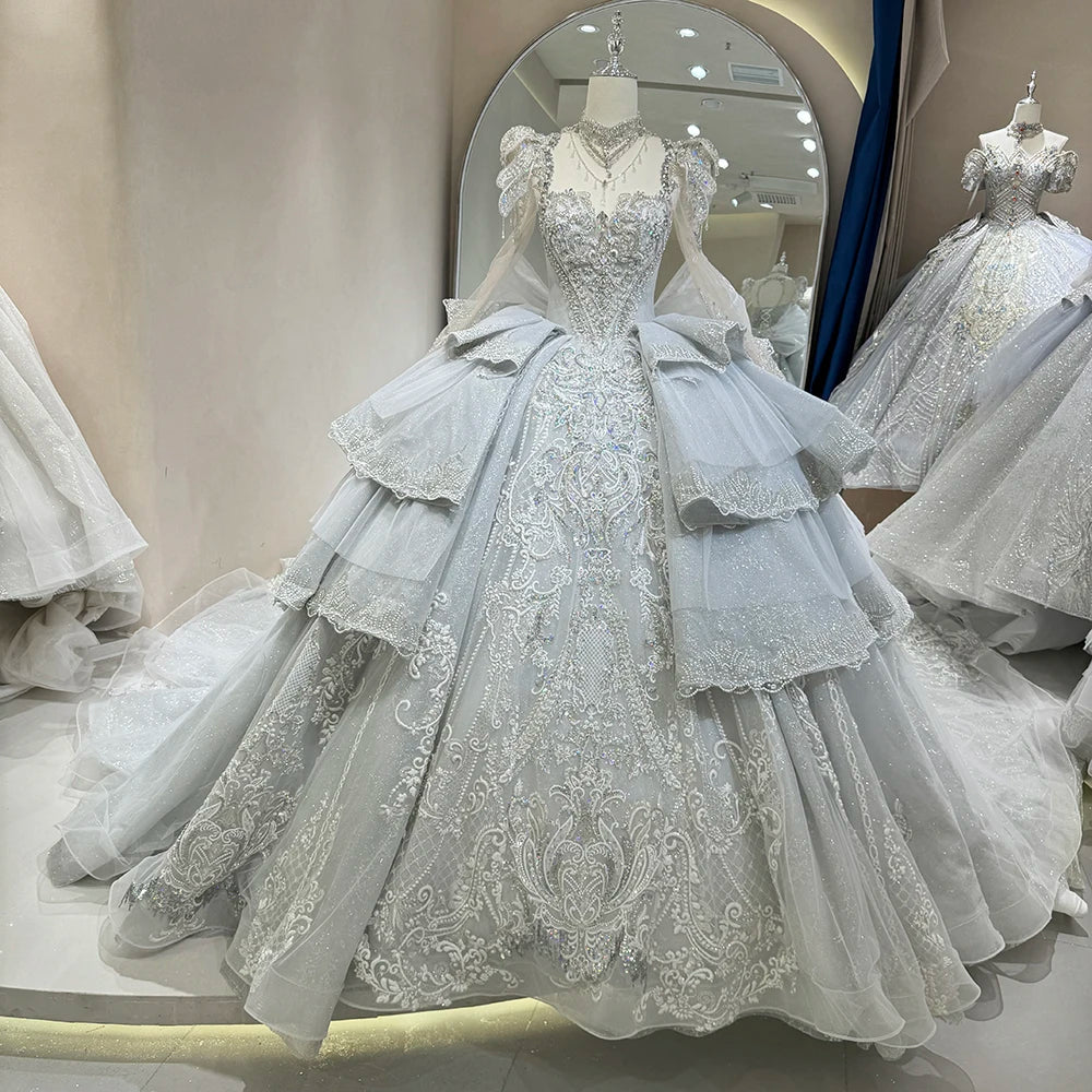 Luxury Lace Ball Gown Halter Wedding Dress Customized Embroidery