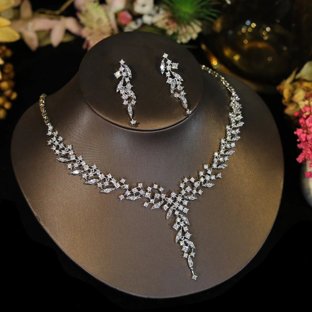 Luxury White Crystal Necklace Set – Elegant Party Jewelry