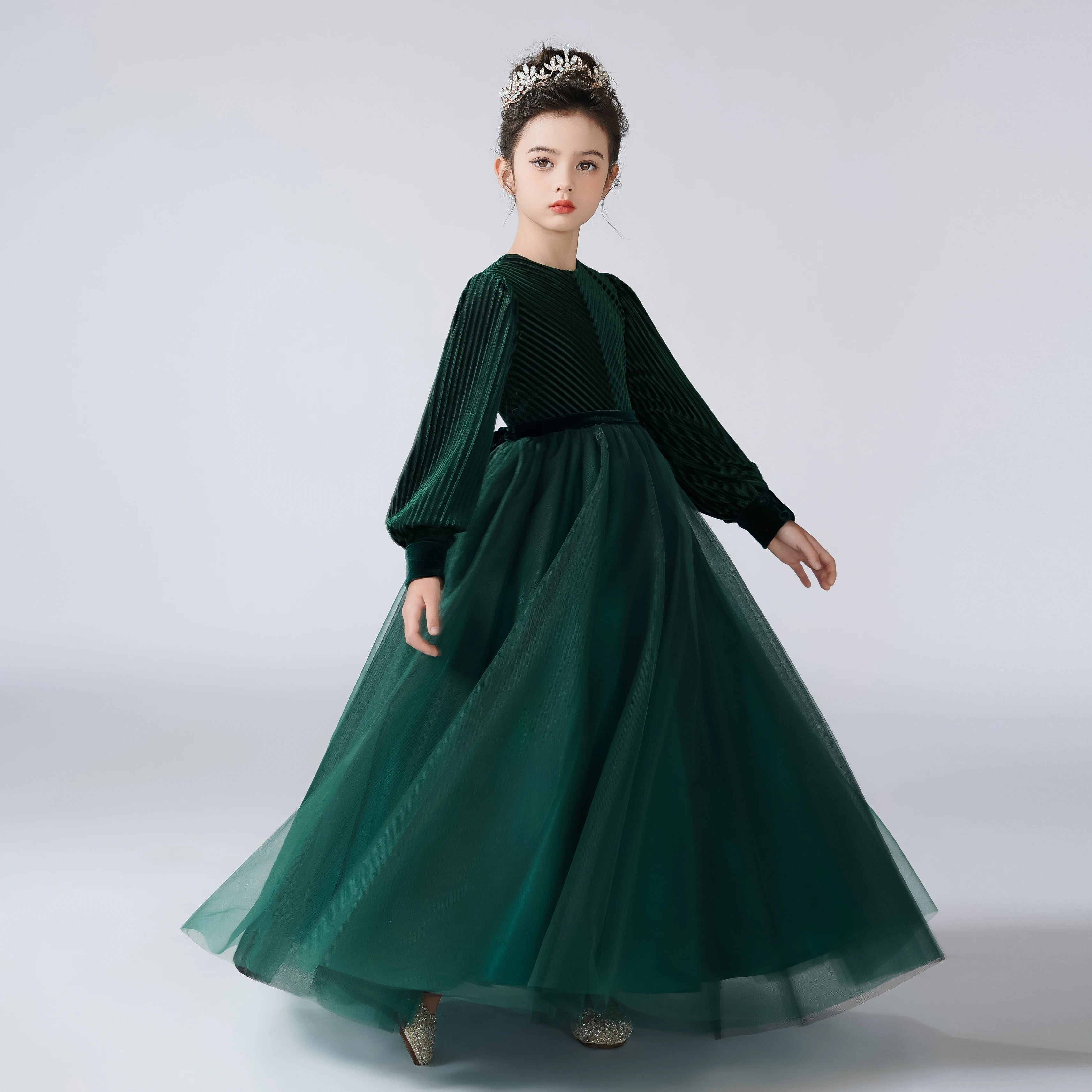 green pageant dress Zapaka Women with Side Streamer White Mermaid Beaded V Neck Long Sleeve Evening Dress, White / US14 The magnificence of this custom couture girls pageant gown in emerald green is beyond stunning Rachel Allan 10262 High Low
