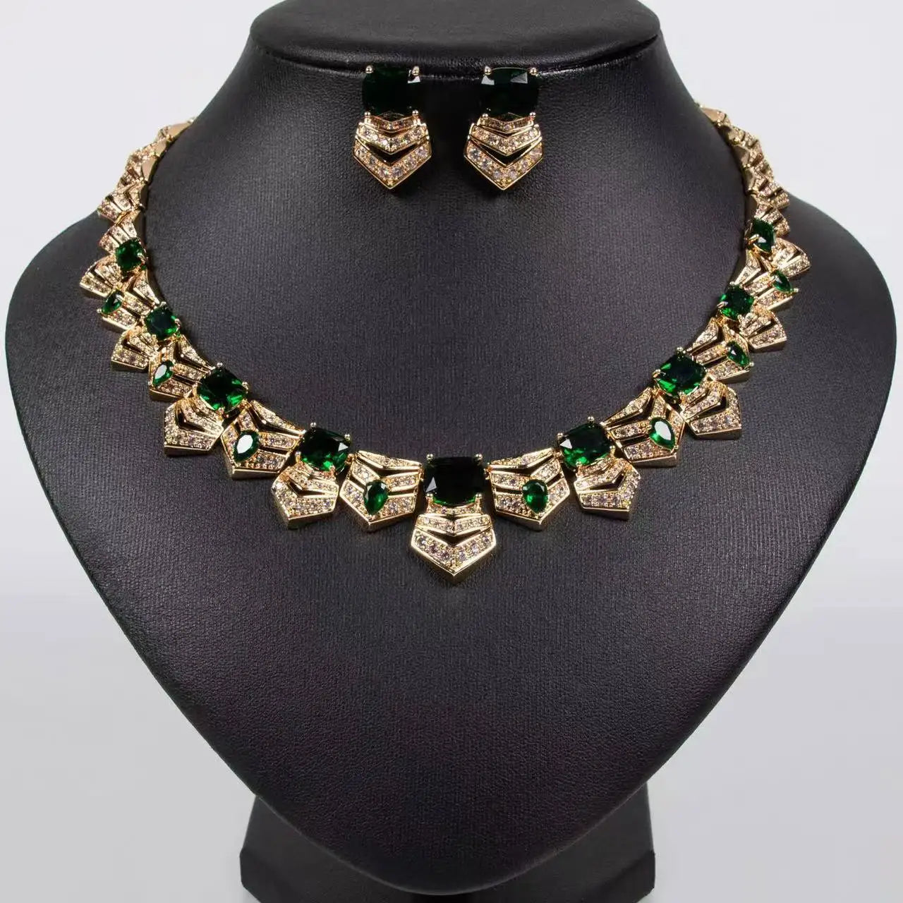 Luxury Pearl Wedding Jewelry Set – Elegant Round Necklace for Brides & Bridesmaids