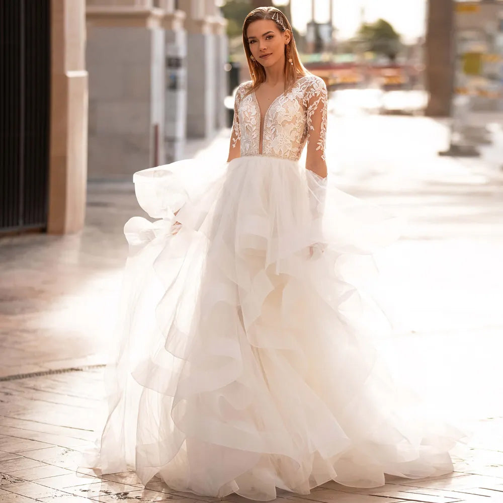 Sexy Backless V Neck Ruffles Wedding Dress Long Sleeve Appliques Sweep Train Vintage Bridal Gown