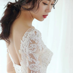 Long Sleeve Lace A-Line Wedding Dresses Luxury Scoop Neck Appliques Beaded Vintage Bridal Gown