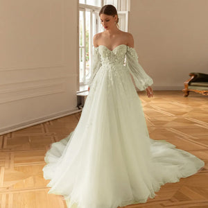 Sweetheart Long Puff Sleeve Lace A-Line Vintage Wedding Dress LuxuryvCourt Train