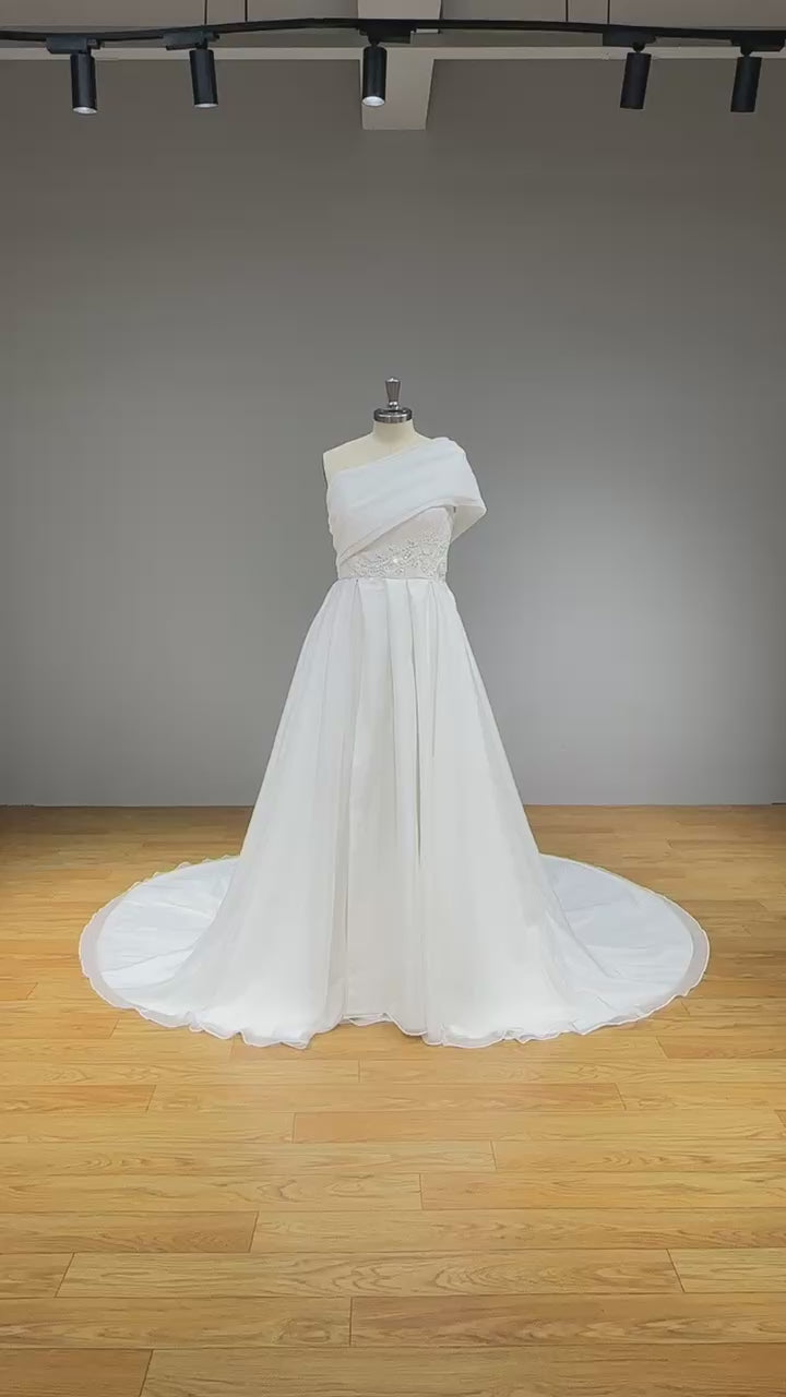 Cargar vídeo: Simple One Shoulder Organza Wedding Dress with Slit Skirt Beading and Floral Details