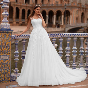 Scoop Neck Lace Princess Wedding Dress Luxury Illusion Court Train A-Line Bride Gown