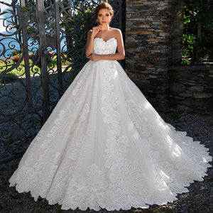 Sweetheart Princess A-Line Wedding Dress Sexy Backless Appliques Court Bridal Gown