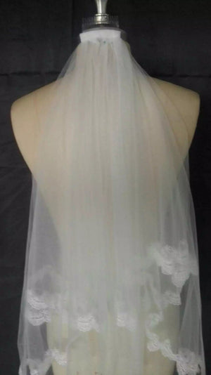 Lace Edge Short Bridal Veil